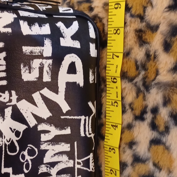 COPY - Nwot D.K.N.Y. Black/white graphitti NEW YORK NEVER SLEEPS DOUBLE ZIP ON … - Picture 2 of 12